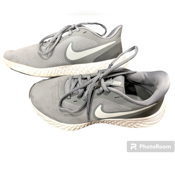Nike Revolution 5 Running Shoe Men Size 8 Gray/Grey - Picture 1 of 8